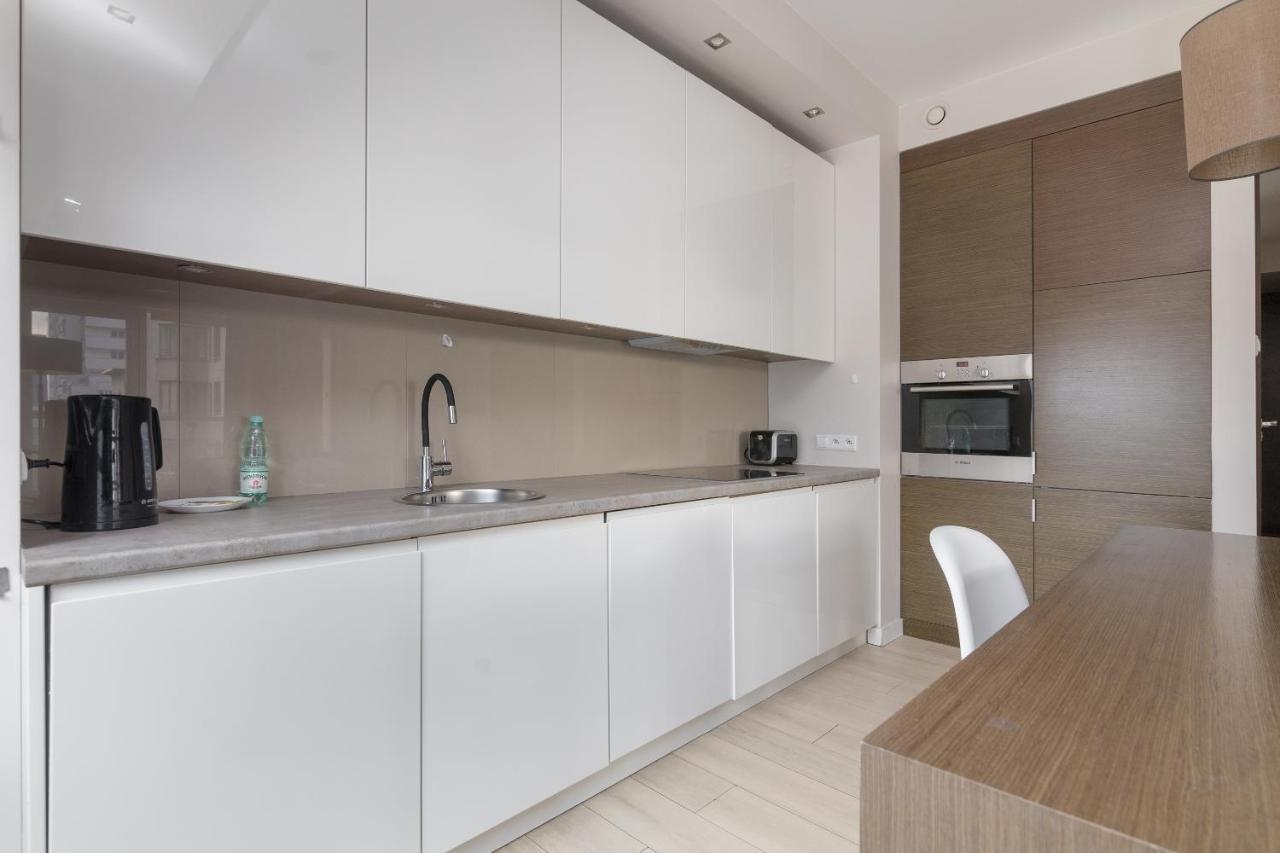 Grzybowska Platinum Apartment Tower A Warsaw Exterior photo