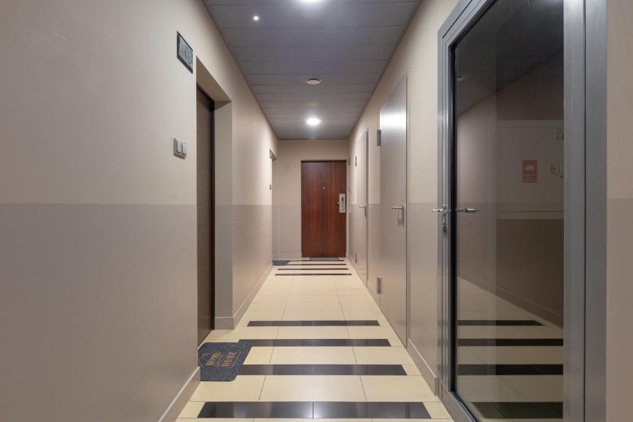 Grzybowska Platinum Apartment Tower A Warsaw Exterior photo